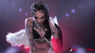 Sully Savage Rides the Tremor while being Interviewed