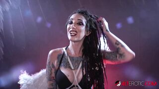 Sully Savage Rides the Tremor while being Interviewed