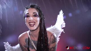 Sully Savage Rides the Tremor while being Interviewed