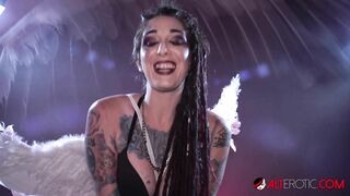 Sully Savage Rides the Tremor while being Interviewed