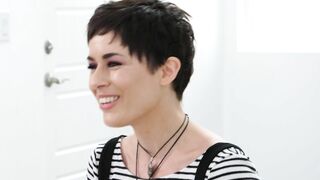 Beautiful Babe Kate Utopia Fingers her Pussy till Crazy Orgasm - DOEGIRLS