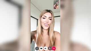 JOI ITALIANO - La Stepmom Tami Tsunami Lo Fa Sborrare in Videochiamata Nei Bagni Della Scuola