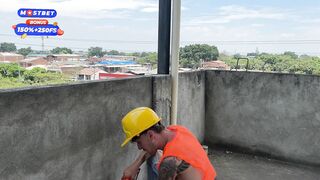 MILF Linda Clauss Cachonda Se Folla Al Obrero En La Construcción Mientras Esta Sola En Casa
