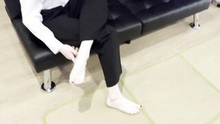 MY EEPY TGIRL ROOMMATE IS MY STEPSIS??