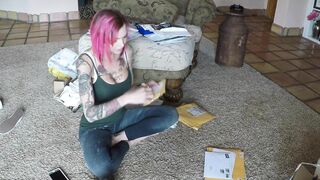 Mail Time and Dress try On!