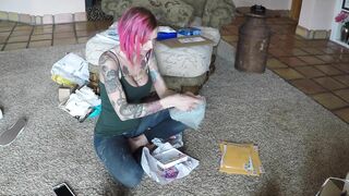 Mail Time and Dress try On!