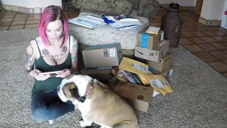 Mail Time and Dress try On!