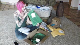 Mail Time and Dress try On!