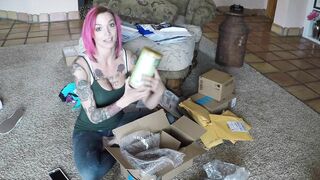Mail Time and Dress try On!