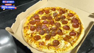 GIRLFRIEND GETS JEALOUS OF MY PIZZA AND WANTS TO FUCK BEFORE I EAT IT Ft. Amberzinha