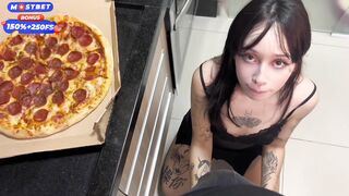 GIRLFRIEND GETS JEALOUS OF MY PIZZA AND WANTS TO FUCK BEFORE I EAT IT Ft. Amberzinha