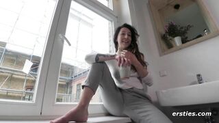 Ersties - 4 Girls Enjoy their first Lesbian Experience together