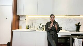 Yasmina Khan Asks Workman to Cheat on Girlfriend and Film a Sextape with Huge Facial for her Pages