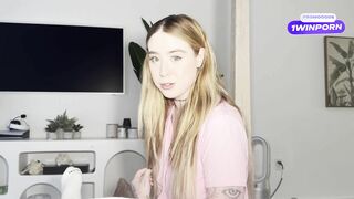 Morning Wood Sucked off by Beautiful Green Eyed Step Sis- Rosie Rider