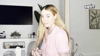 Morning Wood Sucked off by Beautiful Green Eyed Step Sis- Rosie Rider