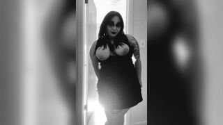 Curvy Goth Baddie