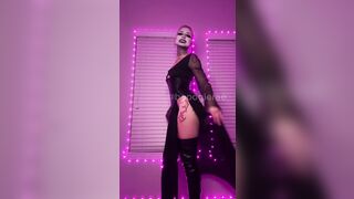 Goth Femdom Mistress Tells you how she wants you to Cum