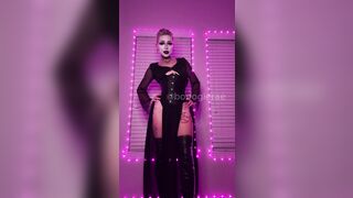 Goth Femdom Mistress Tells you how she wants you to Cum