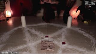 Summoning a Pleasure Demon / Angelssex Spooktober