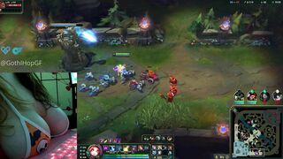Neeko Support Deepthroats Dildo and Plays with herself in Lane