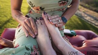 Foot Fetish Lesbians Lola Fae and Andi Avalon Licks each other