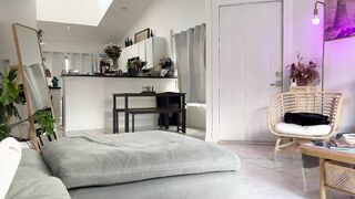 Barista Girl Cheats on Boyfriend while he's at Work "i Bet you would Fuck me better Anyway..."