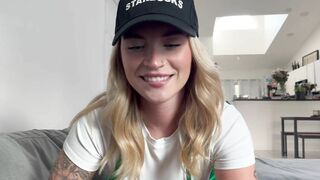 Barista Girl Cheats on Boyfriend while he's at Work "i Bet you would Fuck me better Anyway..."