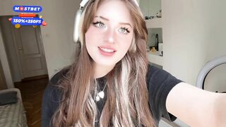 Big Ass Tinder Teen Egirl had her 1st NP and Masturbates for You. FaceTime Call