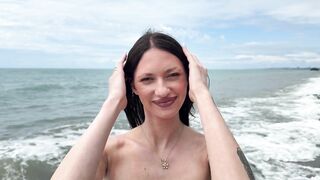 A Beautiful Stranger didn't Refuse to Walk Naked, Offered to Fuck her on the Beach | LoLitocka