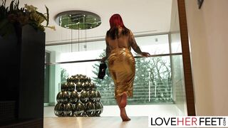 Inked Sabien DeMonia gives Footjob for Comfort