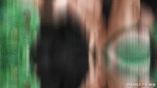 Brazzers - Gorgeous Alexis Fawx gives Small Hands a Special Christmas Present, a Good Anal Fuck