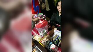 Otro Cliente Sale De Mi Tiendita Satisfecho