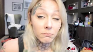 Tattooed Babe Nayomi Sharp Sucks Sascha's Big Cock