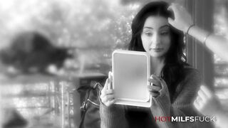 The Pale Cowgirl Stevie has Ridden a Sex Machine & that Stallion!