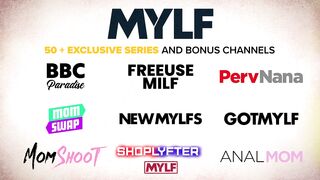 Elana Bunnz Spends a Lot of Time at her Pool, Parading her Sensational Body under the Sun