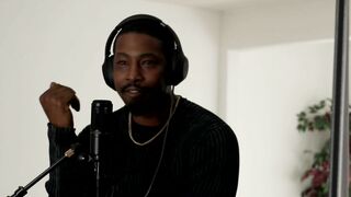 GREEN HAIRED BABE Gia Paige Gets her Chance with the Handsome Isiah Maxwell