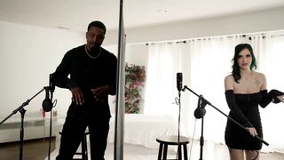 GREEN HAIRED BABE Gia Paige Gets her Chance with the Handsome Isiah Maxwell