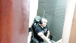 Pajama Party with two Colombian Women Ends in Sex