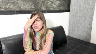 HERMANASTRO DEL CAMPO VIENE DE VISITAS Y AL VER SU CUERPO NO PUEDO EVITAR QUE ME COMA EL COÑO