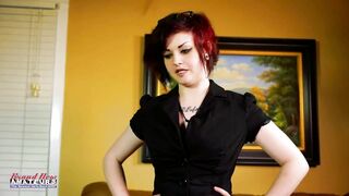 Alternative Hottie Marci Gets her Clit Vibed to Orgasm!