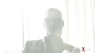 Lily Glee - Strip Poker