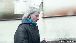GERMAN SCOUT - Schlankes Punk Teen mitten in Berlin getroffen und gefickt