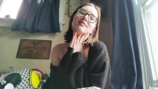 Shaking orgasm + smoke sesh - IzzyHellbourne