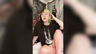 BigTittyGothEgg Dick Size 101