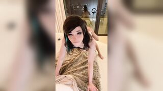 PETITE TRANS GIRL SUCKED AND FUCKED INTO THE BED