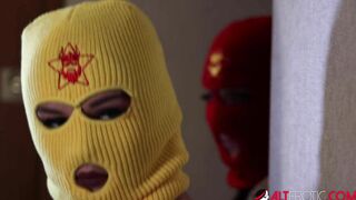 Leya Gets a Piggy welcome with Sabien, Gemini and Aspen