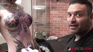 Sascha Plays with Amber Luke while she Gets Tattooed