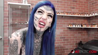 Australian Beauty Amber Luke Gets a new Nose Tattoo