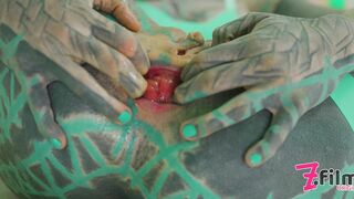 Tattooed Hippie ANAL Lover Stretching her ASS and Pushes out her Prolapse and Gets Fucked