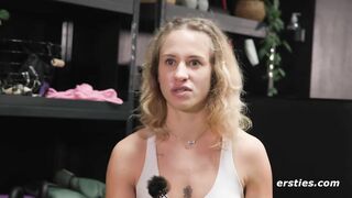 Ersties - Nina J's Heißes Workout Im Fitnessstudio